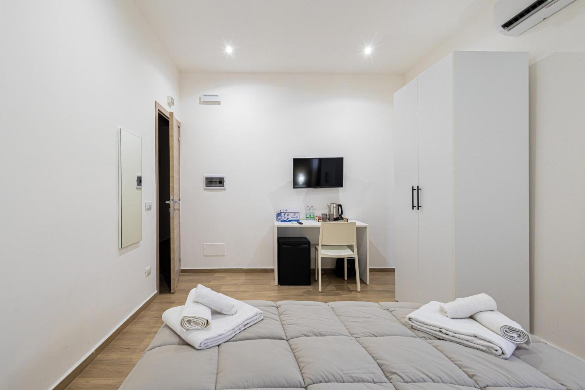 Regina Rooms — Photos 1